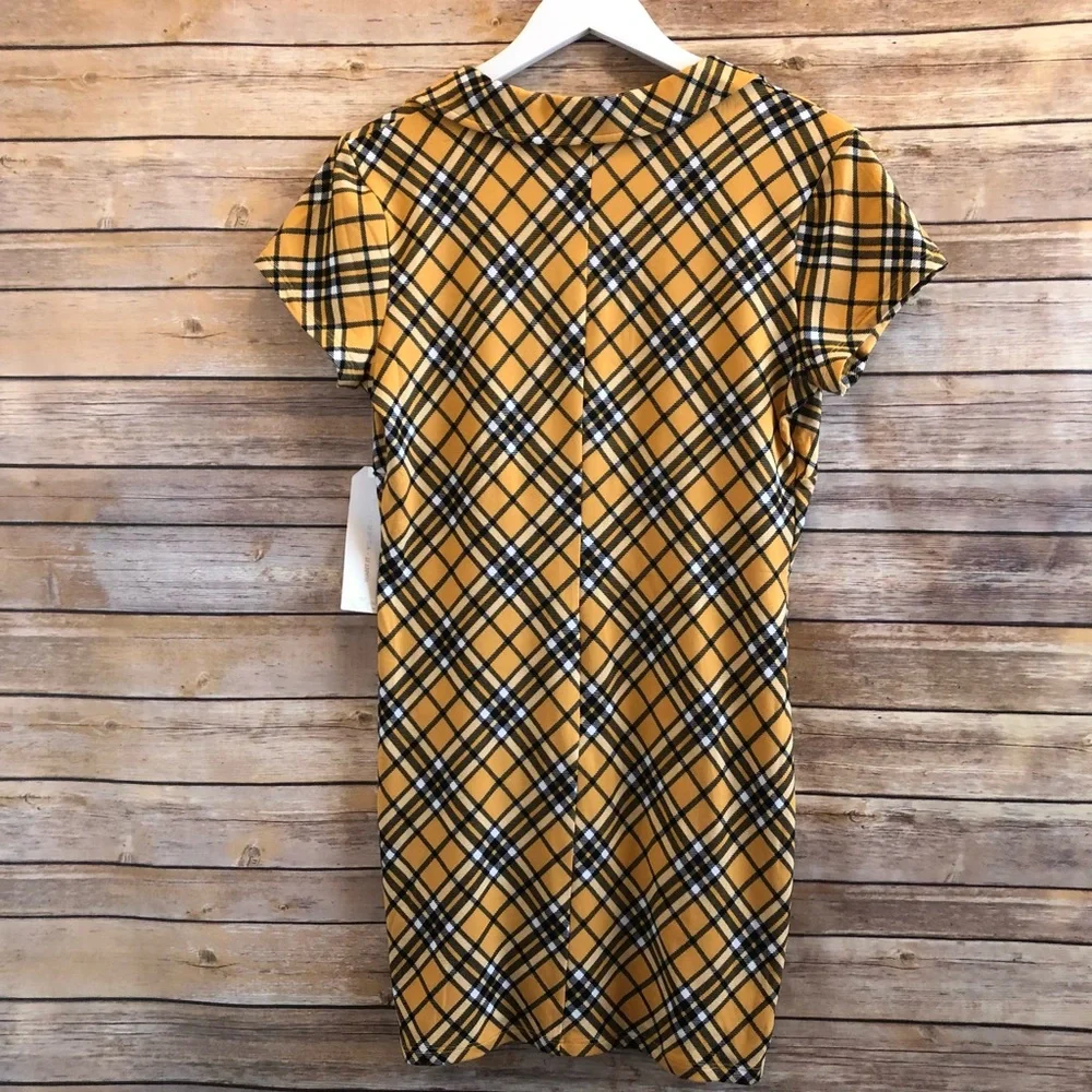 Almost Famous Yellow Plaid Button Front Short Sleeve Dress Size Juniors L NWT